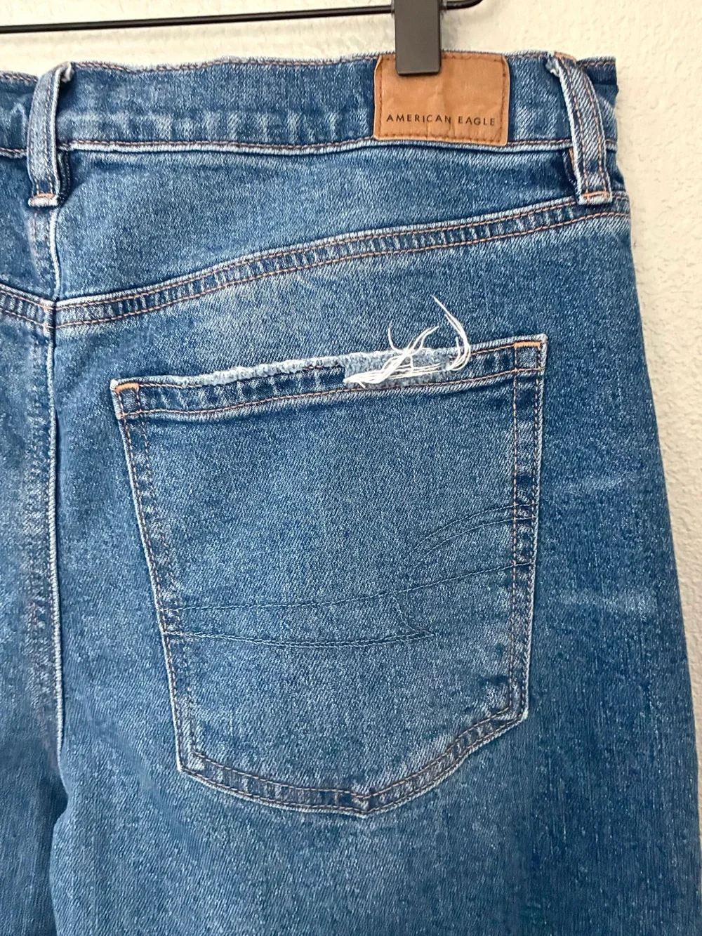 American Eagle Super High Rise Baggy Straight Jeans Women’s 10 Distressed - Picture 5 of 5